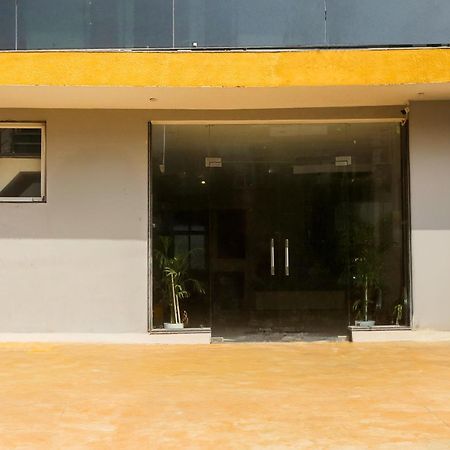 Hotel Super Townhouse Sector 69 Gurgaon Exterior foto