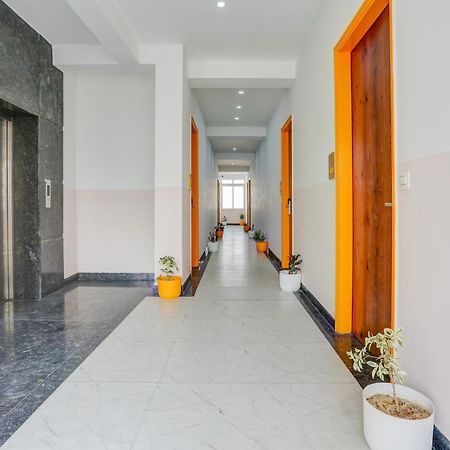 Hotel Super Townhouse Sector 69 Gurgaon Exterior foto