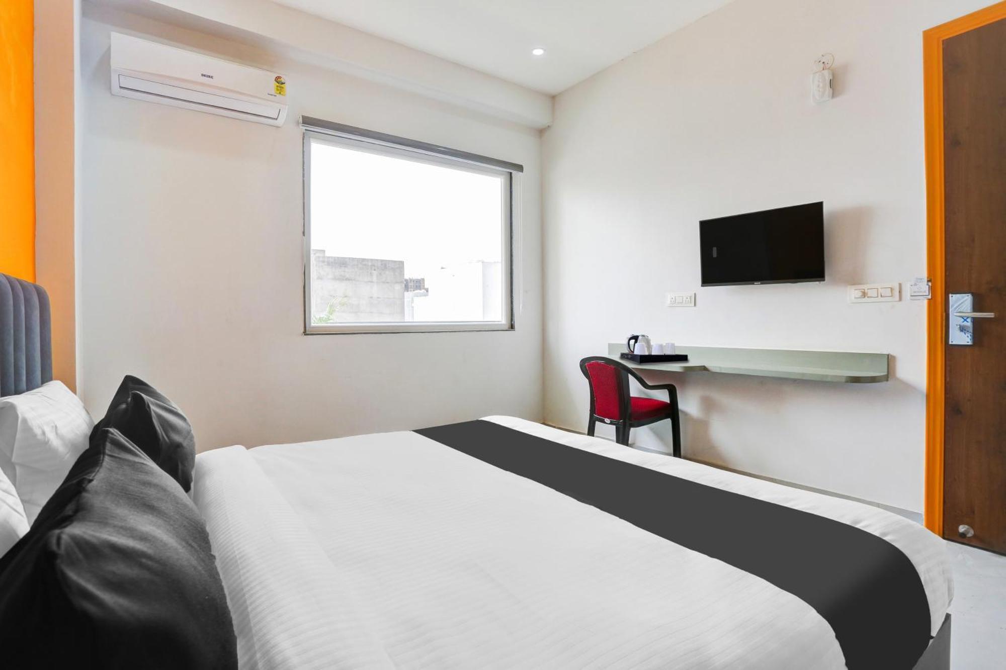Hotel Super Townhouse Sector 69 Gurgaon Exterior foto