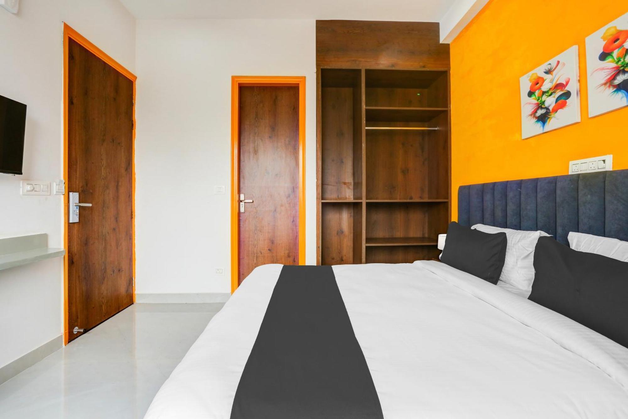 Hotel Super Townhouse Sector 69 Gurgaon Exterior foto